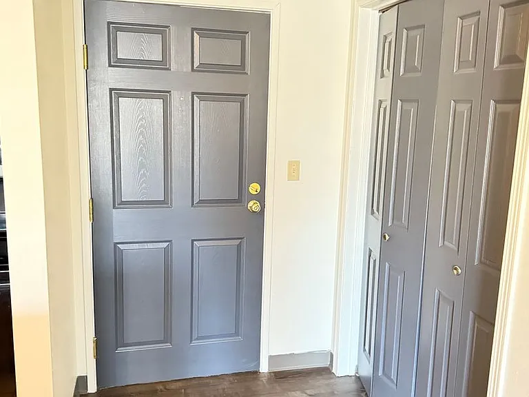 Pointe West Apartments — Photo 44