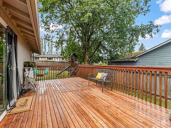 3rd image of 804 94th Avenue SE