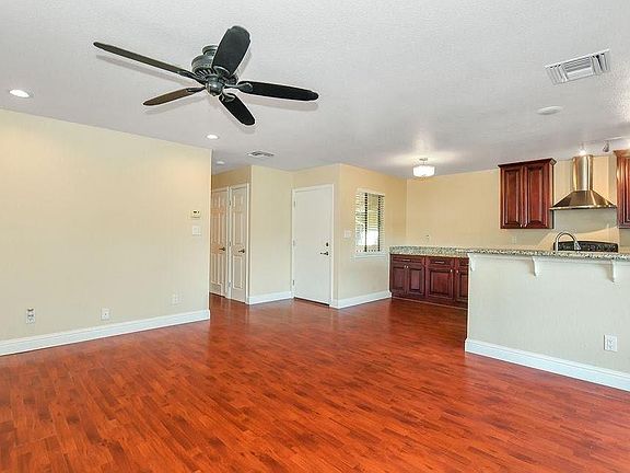 4th image of 2410 Starlight Ln