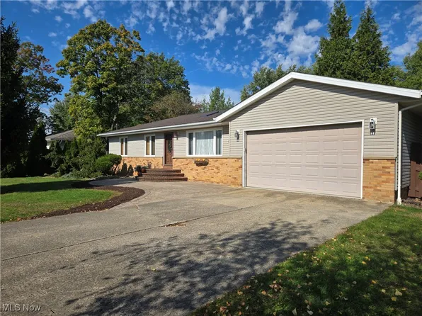 18248 Meadow Ln, Strongsville, OH 44136