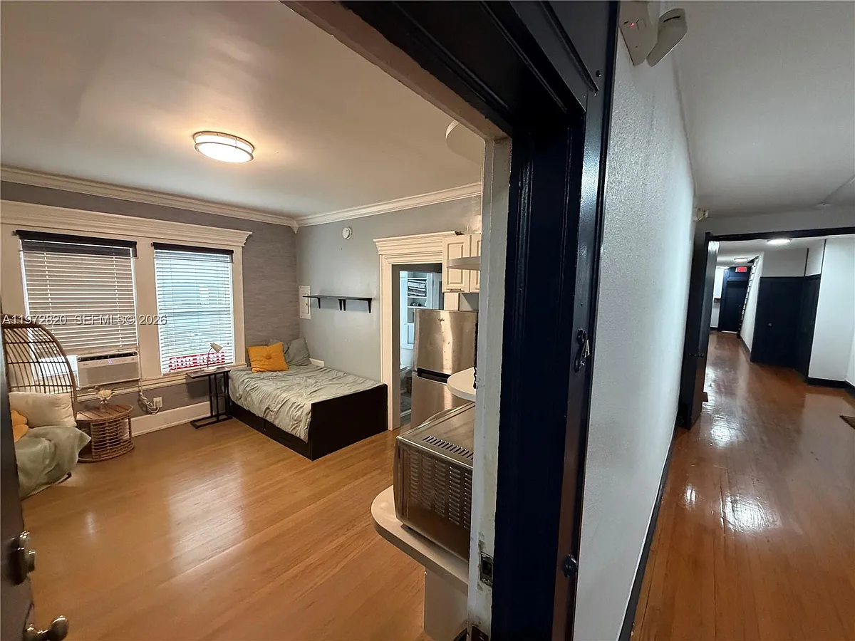 Building Photo - 124 Mendoza Ave #2A