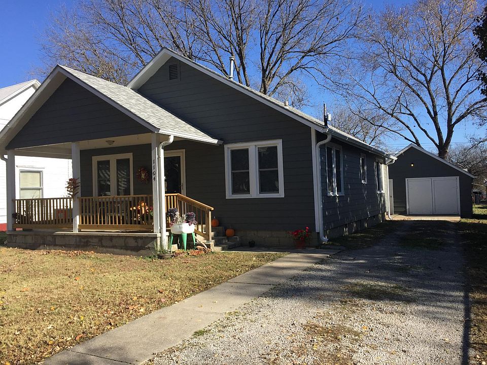 1st image of 1104 N 9th St