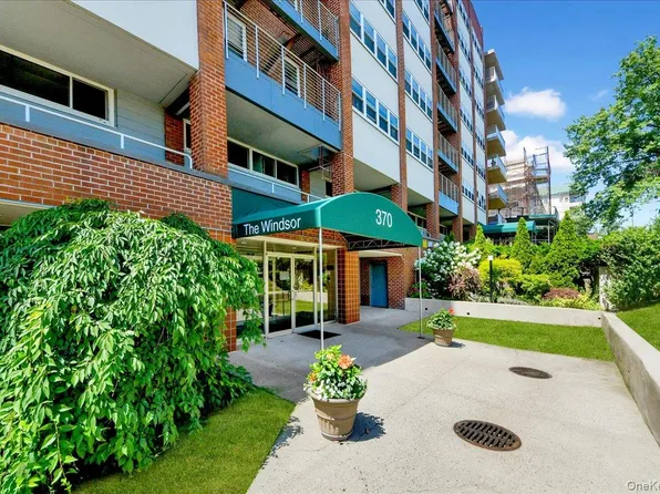370 Westchester Avenue #3M, Port Chester, NY 10573