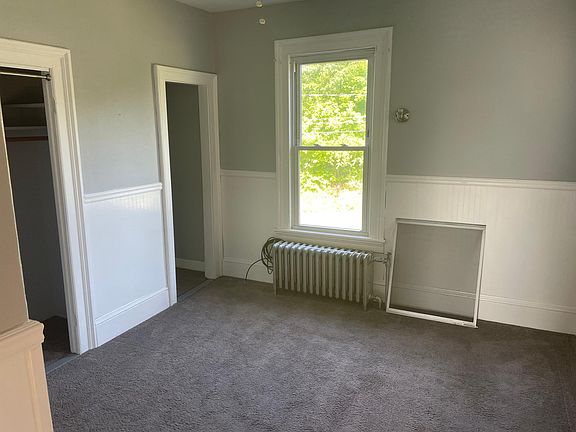 3rd image of 671 Farmington Ave Floor 2