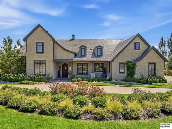 3303 S 228th Avenue Cir, Elkhorn, NE 68022