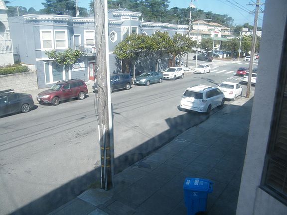 3rd image of 422 32nd Ave