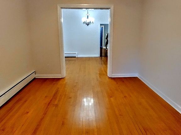 4th image of 3730 N Troy St #2