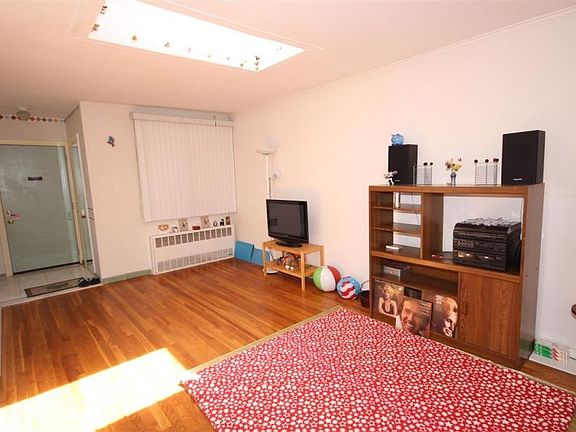 2nd image of 1650 East 54th Street
