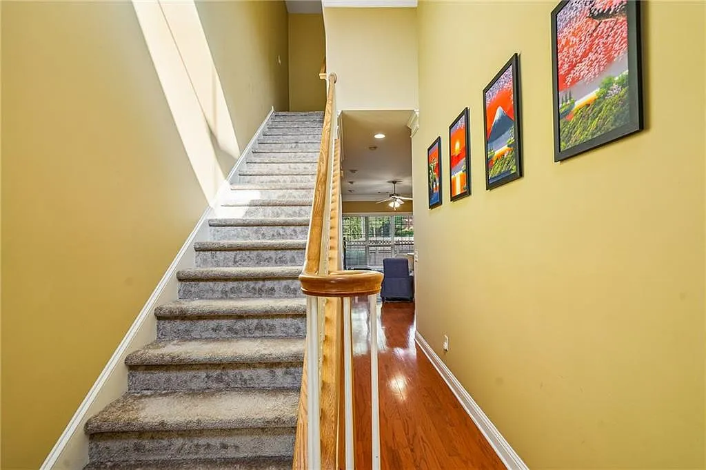 3 bed, 2.5 bath, 2094 sqft, $2,700 — Photo 3