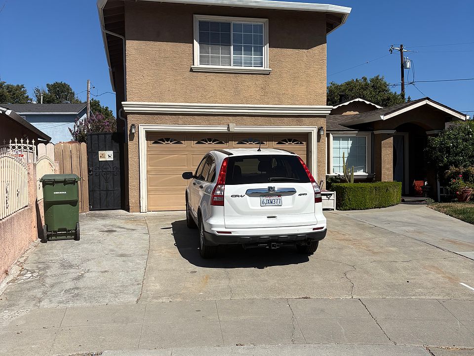 1st image of 632 Serenade Ct