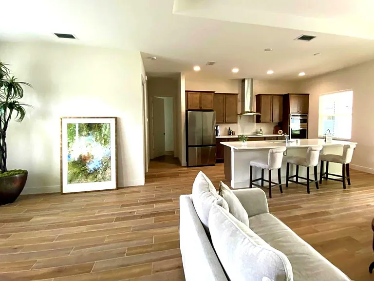 1719 SW Bradway Ln — Photo 11