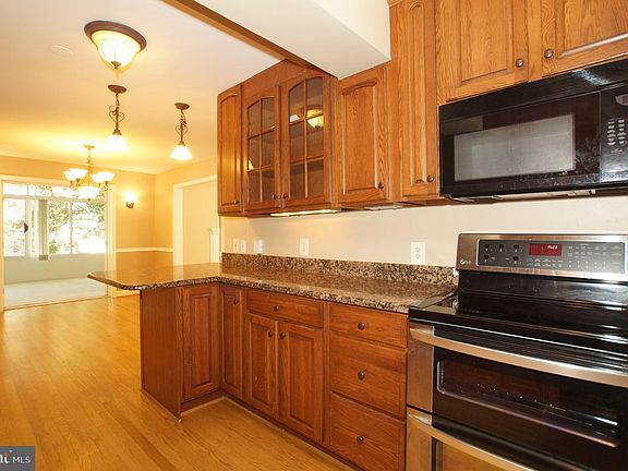 5th image of 1517 N Kenilworth St