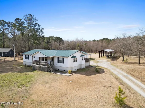 345 Copperhead Lane, Burgaw, NC 28425