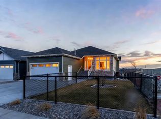 202 W Lake Dr, Coalhurst, AB T0L0V2