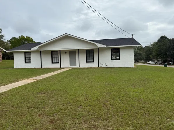299 Green Village Rd, Ozark, AL 36360
