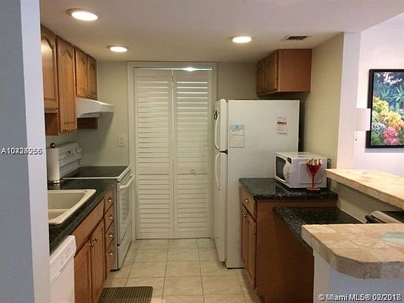 2nd image of 200 Lakeview Dr APT 104