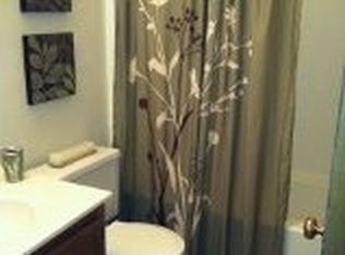 833 Crossing Ct APT 204, Virginia Beach, VA 23455