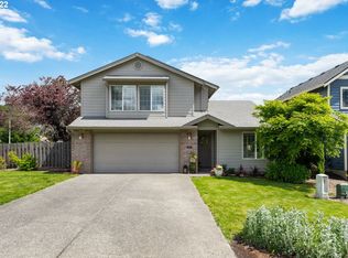 220 SW 3rd St, Dundee, OR 97115