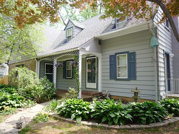2nd image of 2312 Walnut Ln