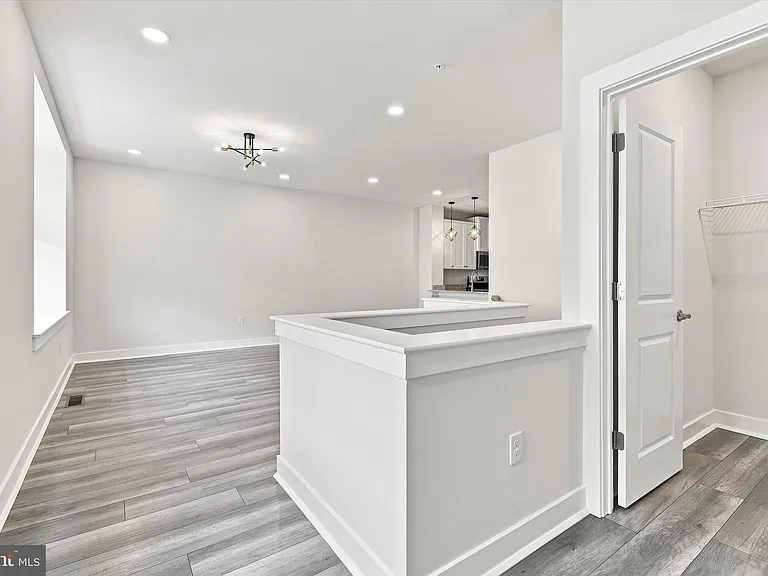 115 King St #A — Photo 8