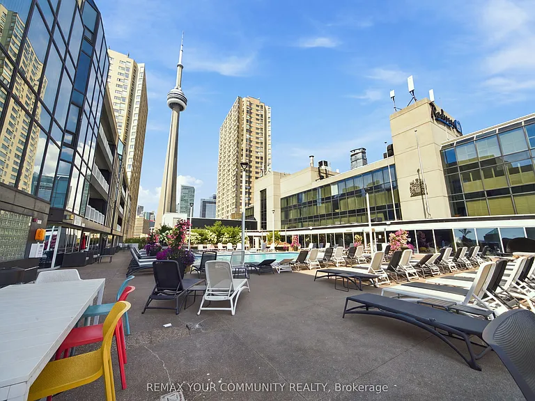251 Queens Quay W #705 — Photo 38