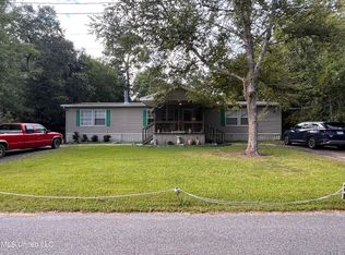 13212 Greenacres Dr, Ocean Springs, MS 39564