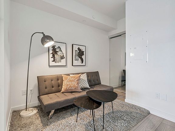 4th image of 8 Tippett Rd #809