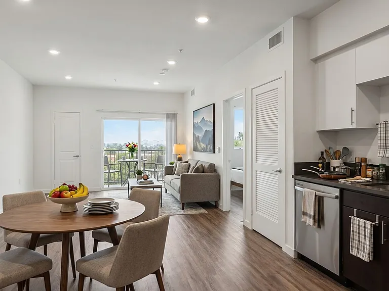 Cloud Nine Luxury Apartments — Photo 9