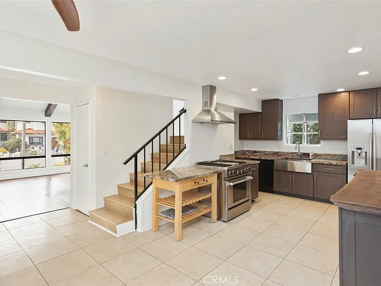 216 W Escalones #A — Photo 4