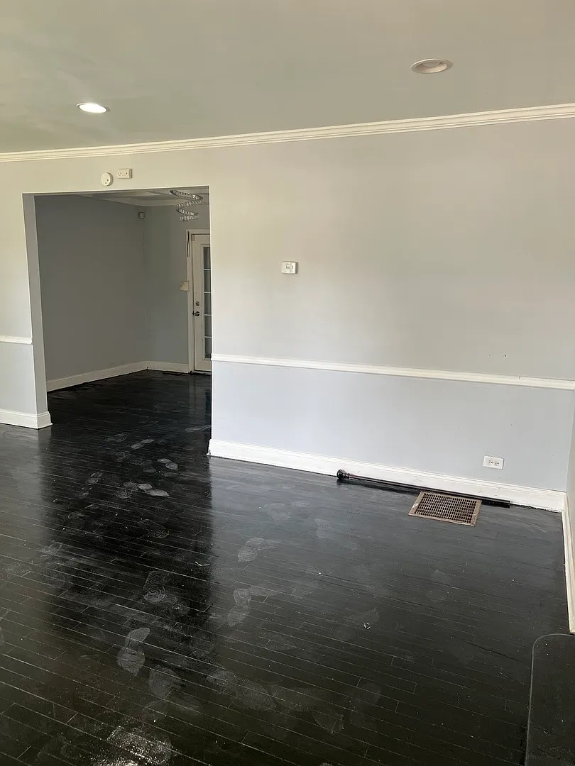 4 bed, 4.0 bath, 3750 sqft, $2,500 — Photo 1