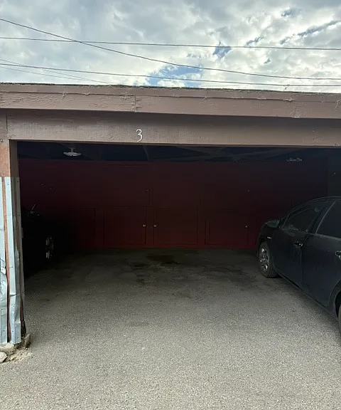 515 Thompson Ave #B — Photo 12