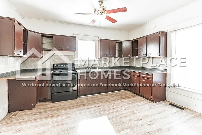 5202 E State Road 42 — Photo 6