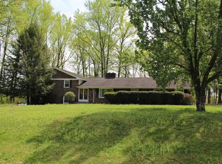 1019 Rainbow Dr, Albany, KY 42602