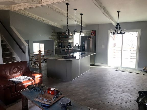 Kitchen island/kitchen