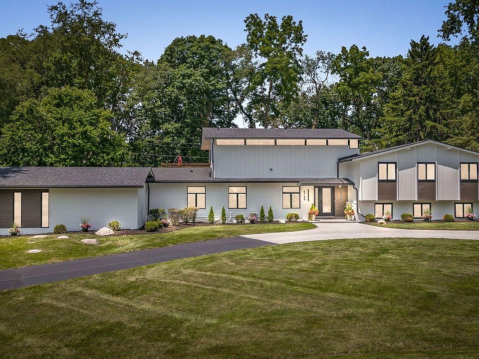 1st image of 6764 W Knollwood