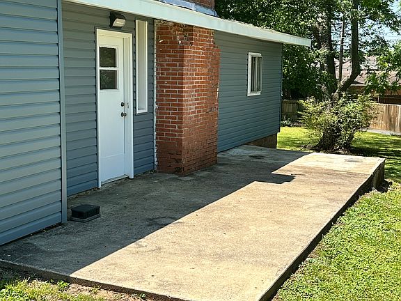 2nd image of 107 Wilkenson Dr NE