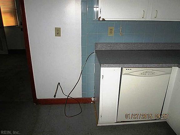 2nd image of 1408 Louis Dr