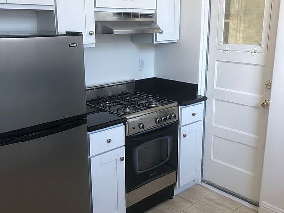 2nd image of 3755 Fillmore St #11
