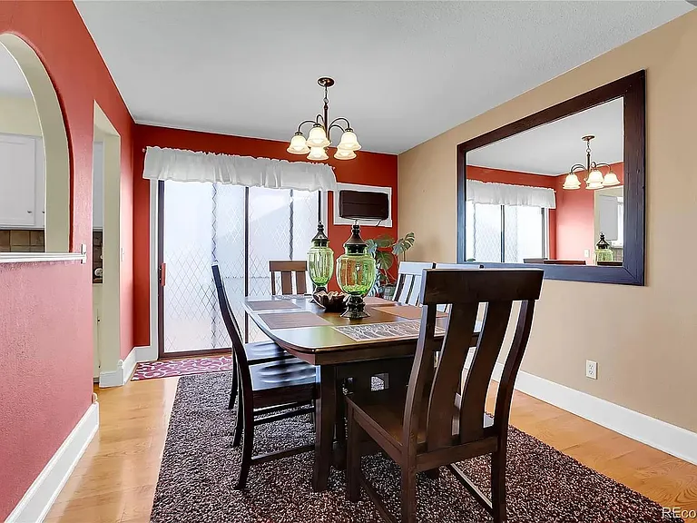10610 Albion St — Photo 15