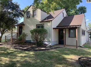 112 W Hoch St, Moundridge, KS 67107