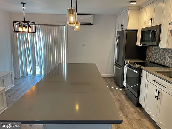 3rd image of 2035 Mary Ellen Ln