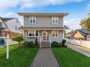 3512 213th St, Bayside, NY 11361