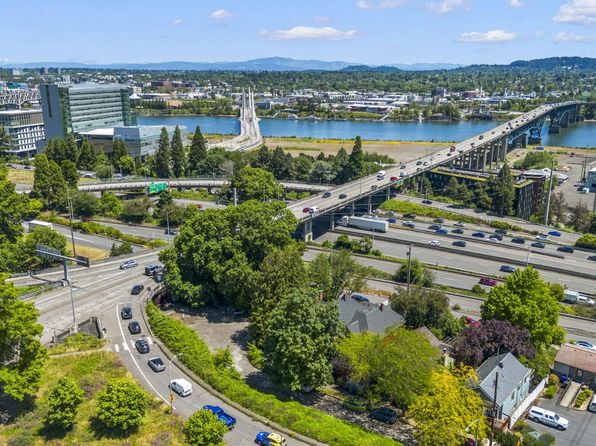 portland-oregon-2076780085 picture