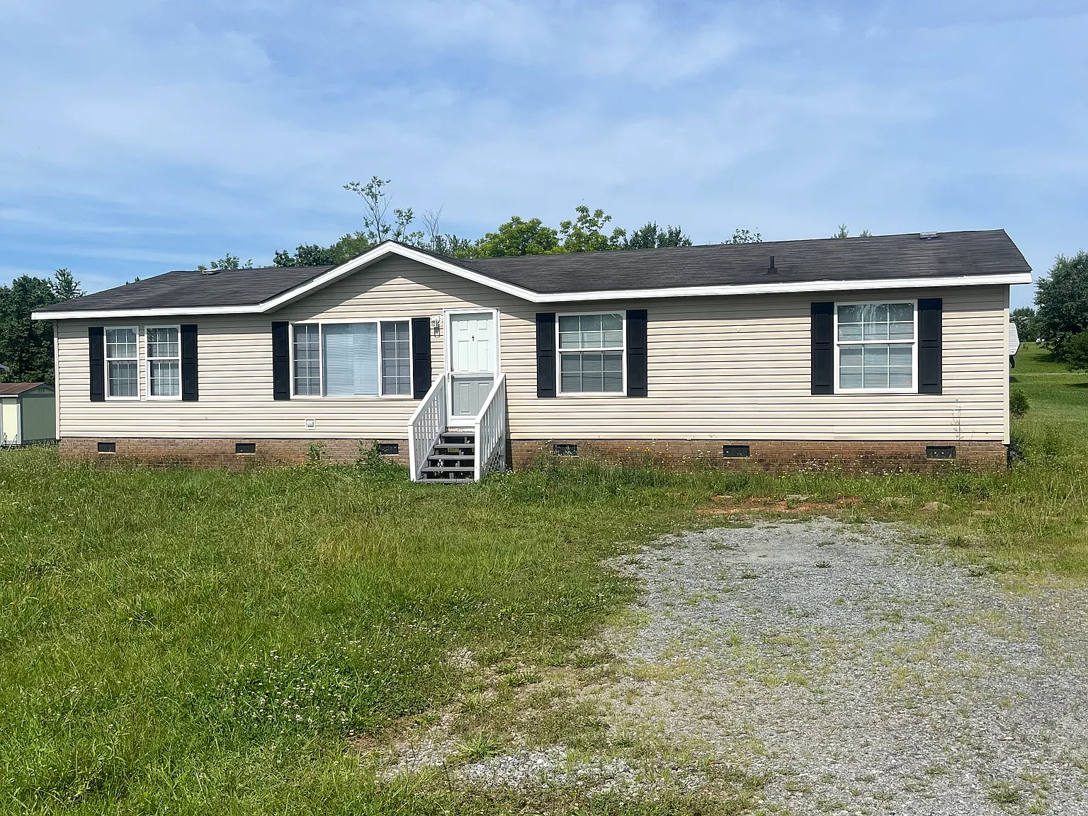 3 bed, 1568 sqft, $1,350 — Photo 1