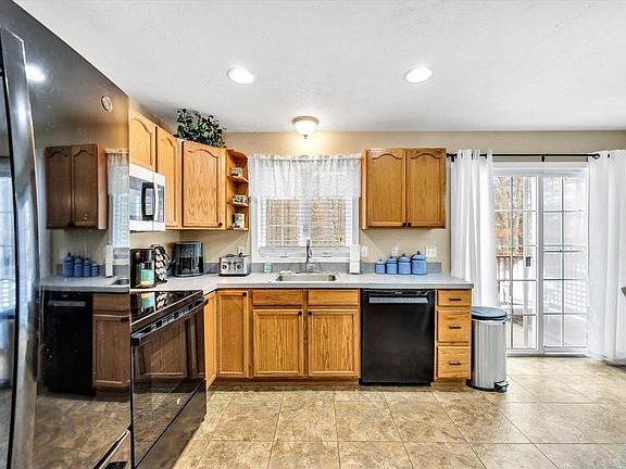 4th image of 27 Ridge Drive UNIT 27