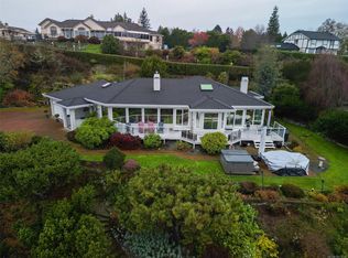 11008 Oriole Ln, North Saanich, BC V8L 5R1