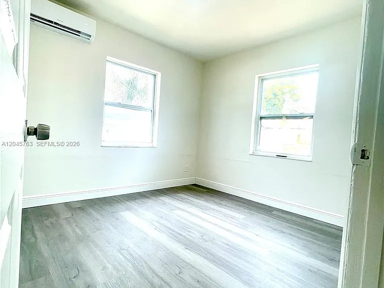 1004 SW 24th Ave #1 — Photo 12