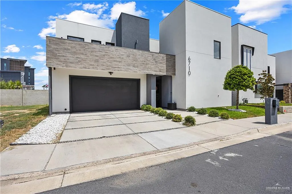 4 bed, 2.5 bath, 2507 sqft, $3,100 — Photo 3