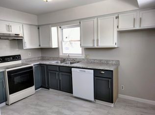 1004 Gould Rd, Lansing, MI 48917