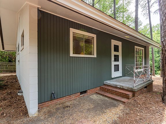 5th image of 2721 Ashley St
